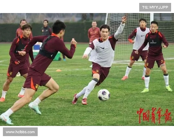 中国足球在赛事中的全力冲刺,目标直指巅峰 中国足球在赛事中的全力冲刺,目标直指巅峰